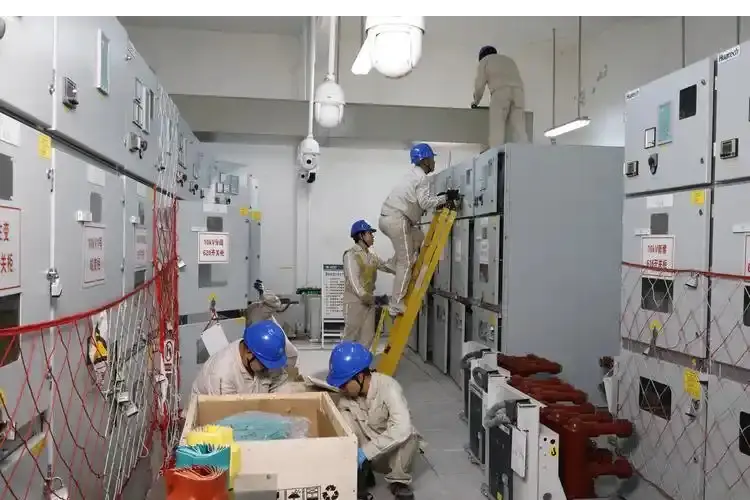 High Voltage Switchgear Maintenance (1)